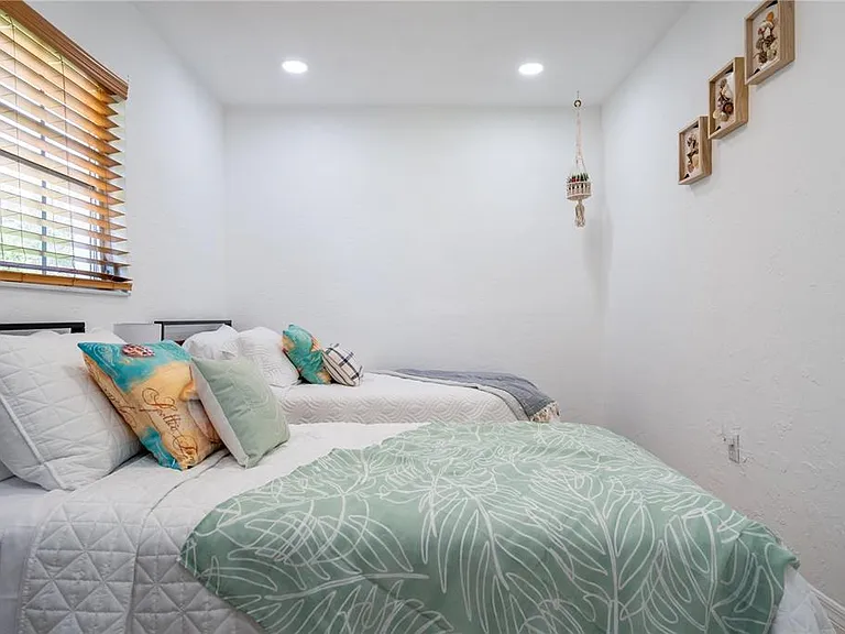 7354 Biltmore Dr — Photo 38