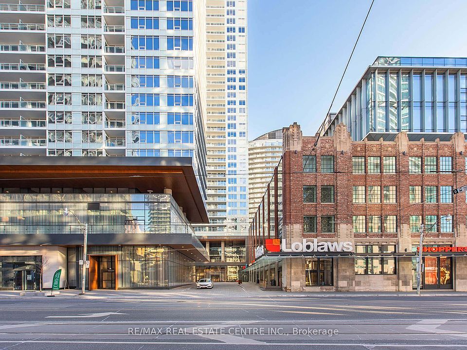 1st image of 19 Bathurst St #812
