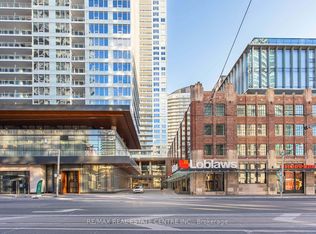 19 Bathurst St #812, Toronto, ON M5V 0N2