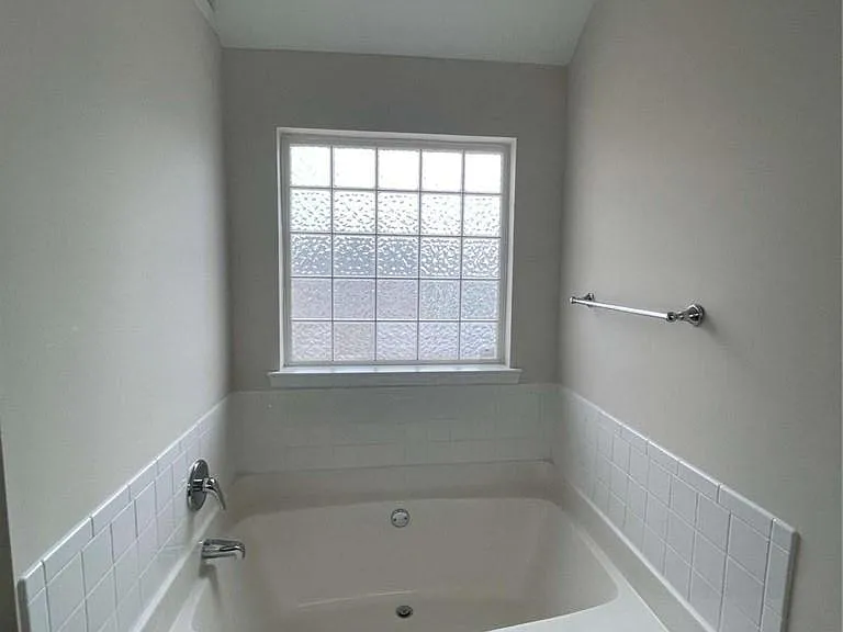 4205 Pointe Vecchio Cir — Photo 34