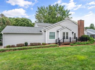 123 Pebble Ridge Ln, Winston Salem, NC 27104