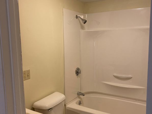 226 Pearl St APT 1B