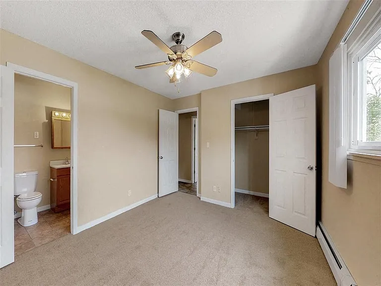 Oak Valley Apartments — Photo 24