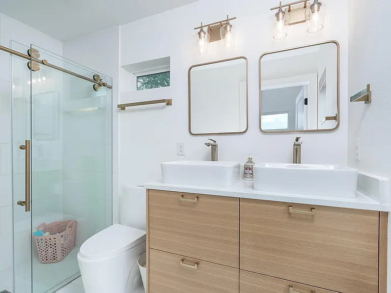 1419 Montopolis Dr #1 — Photo 16