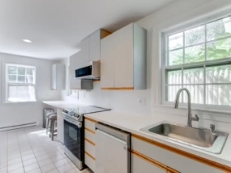 397 Gibbs Ave #B — Photo 9