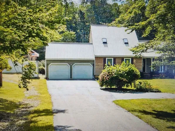 28 Winterhaven Road, Wolfeboro, NH 03894