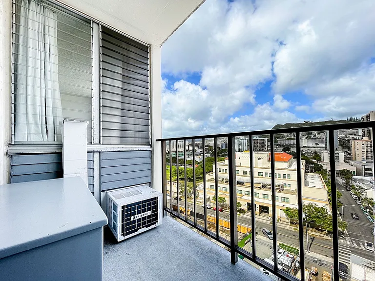 818 S King St #1403 — Photo 11