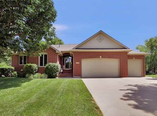 132 S Bay Country Ct, Wichita, KS 67235