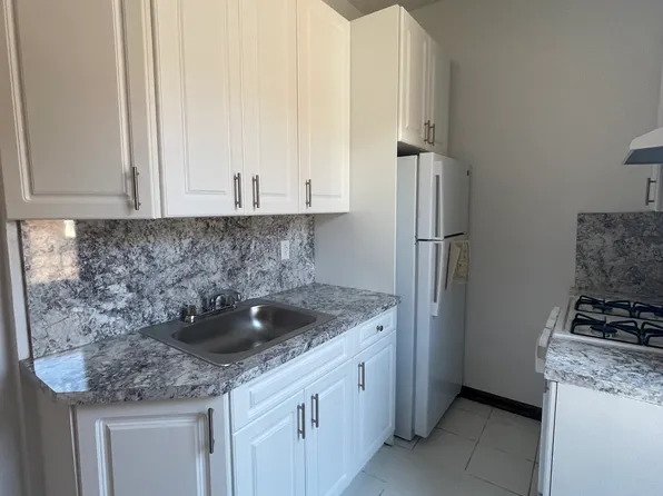 1941 65th Street image 2 of 8