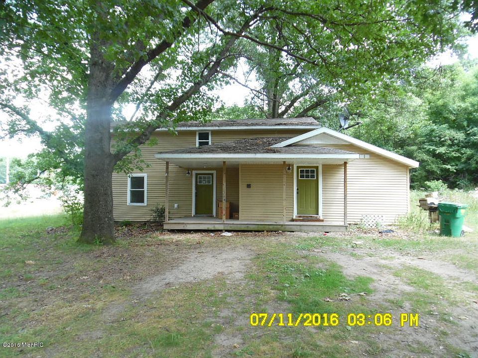 2nd image of 23943 Morton St