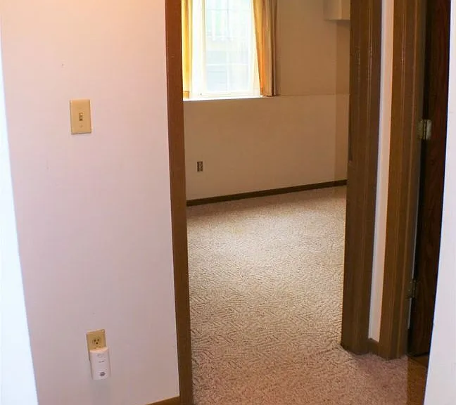 464 Peterson St — Photo 10