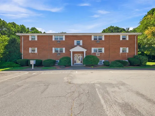 39 Pleasant St #4C, Northborough, MA 01532