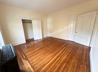 12 Holmberg Rd APT 4, Weymouth, MA 02189