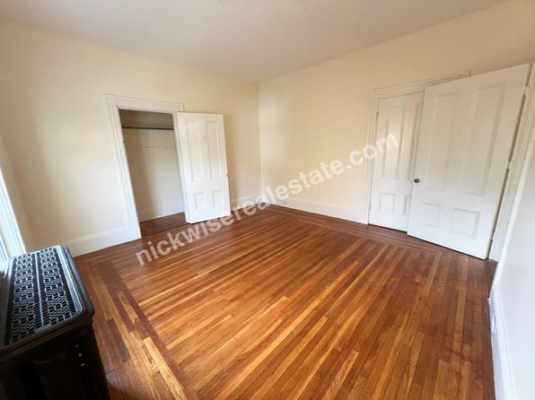 12 Holmberg Rd APT 4