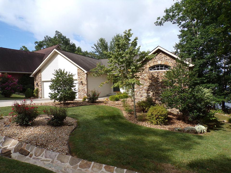 1st image of 200 Lakewood Dr