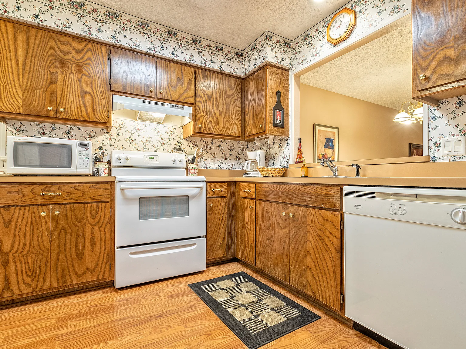 2 bed, 1.5 bath, 1120 sqft, $1,100 — Photo 2