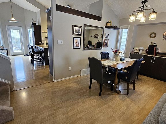 5th image of 128 Chancery Point E