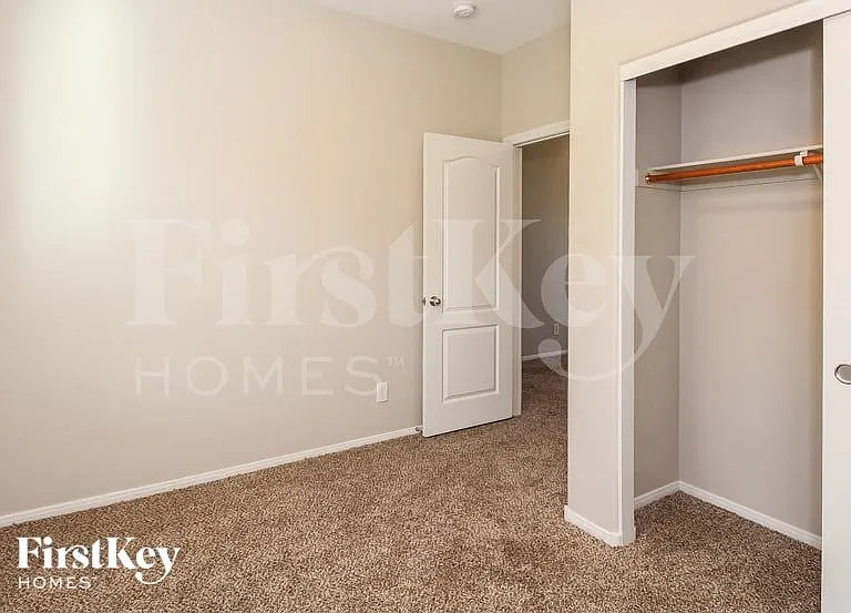 10552 Lessona St — Photo 12
