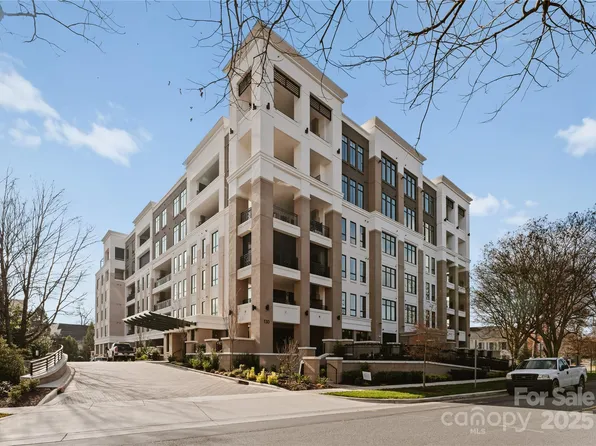 130 Cherokee Rd #403, Charlotte, NC 28207