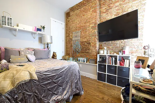 Rented by null | media 16