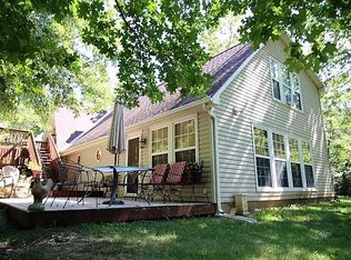 724 Lake Paradise Rd, Oak Grove, MO 64075