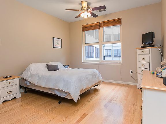 5th image of 1300 Grand St APT 319