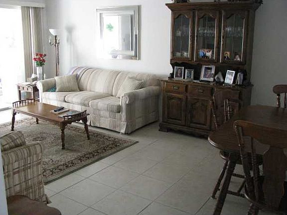 2nd image of 1013 De Soto Dr
