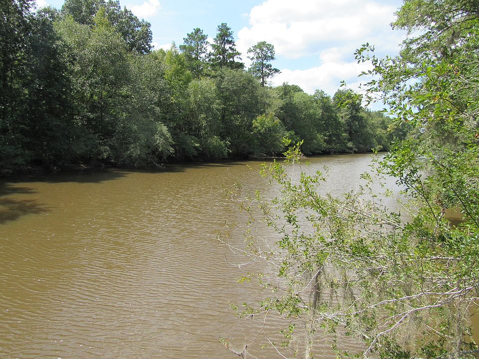2nd image of 160 Bluff Rd