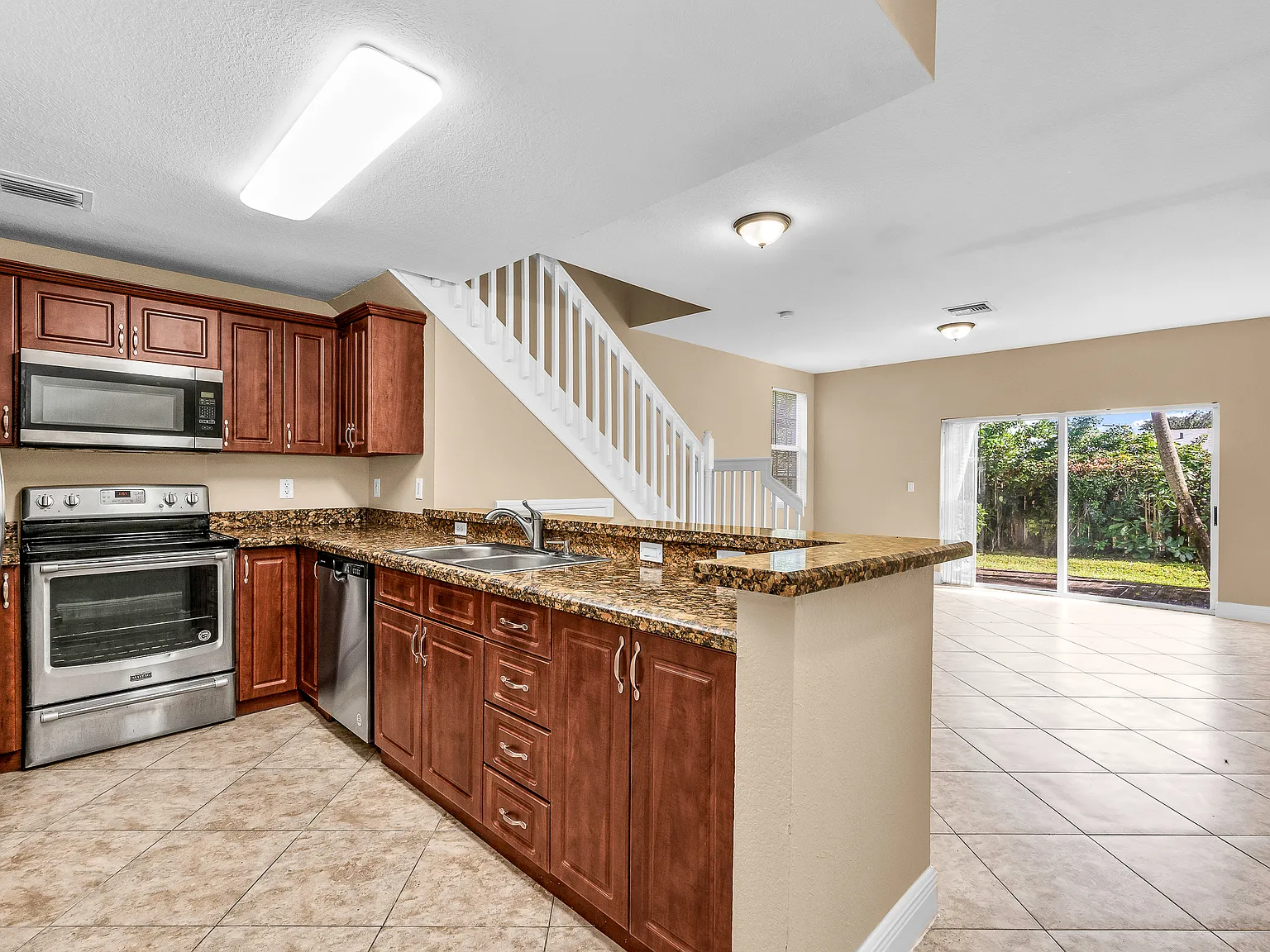 3 bed, 2.5 bath, 1505 sqft, $3,100 — Photo 1