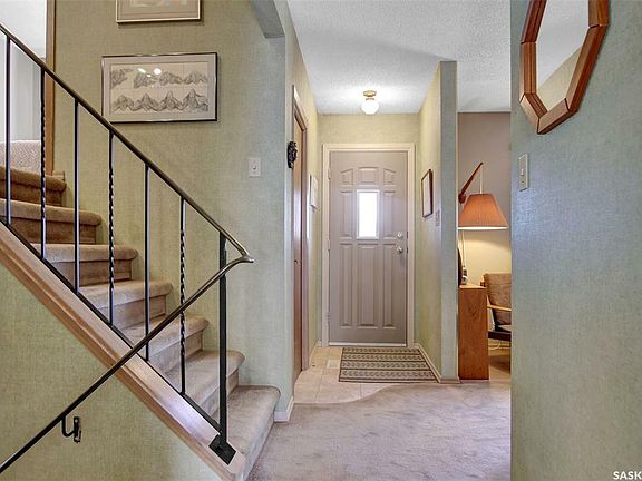 3rd image of 74 Cooper Cres
