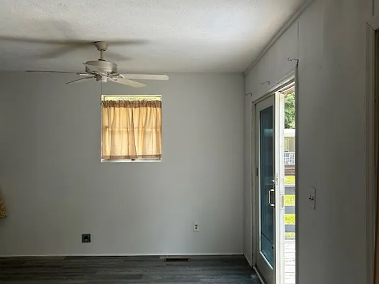 206 Marsh Oaks Dr — Photo 3