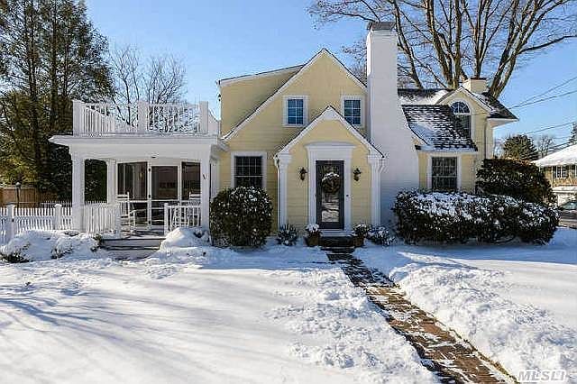1st image of 32 Bay Dr W