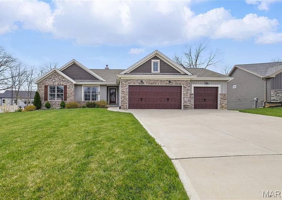 1st image of 536 Hickory Knoll Dr