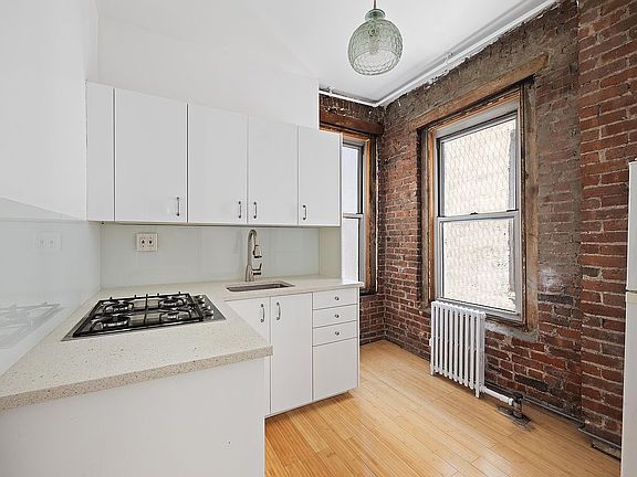 2nd image of 634 E 14th St APT 17