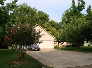 260 Riverview Dr, Norfork, AR 72658