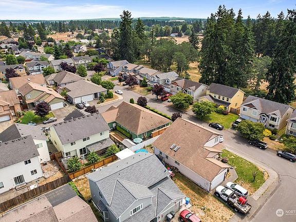 3rd image of 17922 25th Avenue E