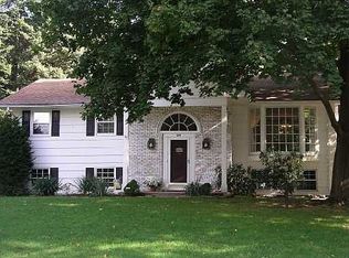 24 Cottontail Rd, Norwalk, CT 06854