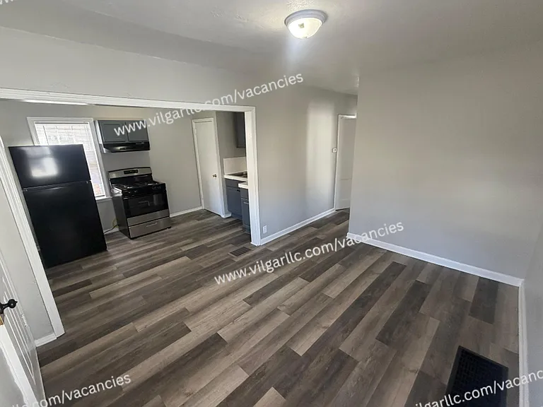 2476 Pennsylvania St — Photo 12