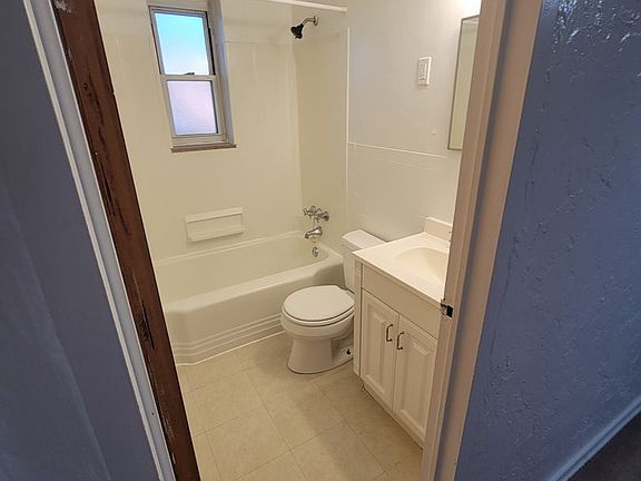 4th image of 50 N Fremont Ave #97