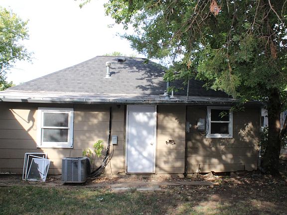 2nd image of 214 N Iowa St