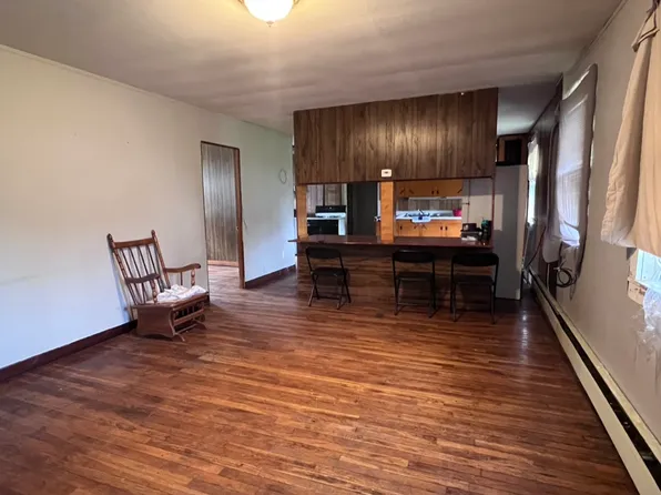 343 Bank St #C, Pleasantville, PA 16341