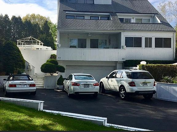 4th image of 22 Waters Edge Ln