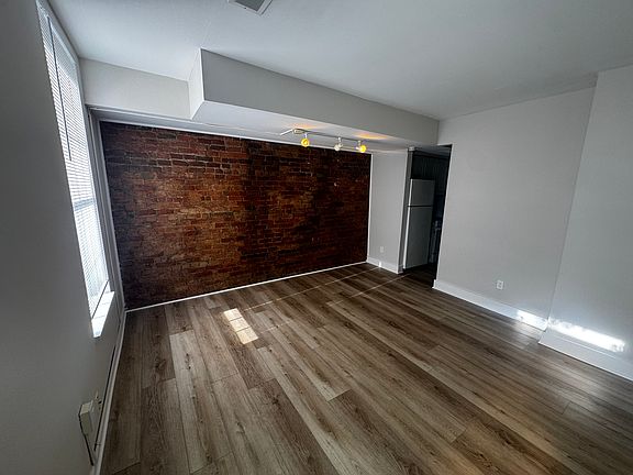 2nd image of 535 Liberty Hl APT 3