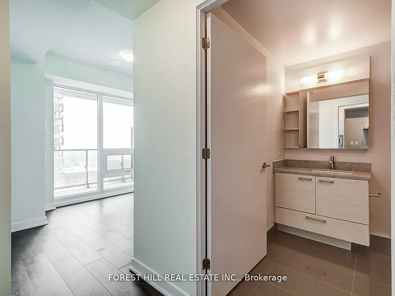 2221 Yonge St #5010 — Photo 18