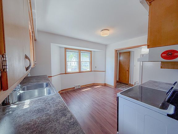 5th image of 938 Selby Ave