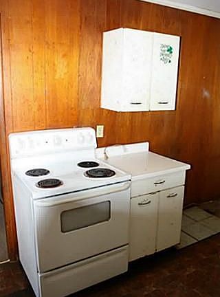 5th image of 421 E Hazelwood St