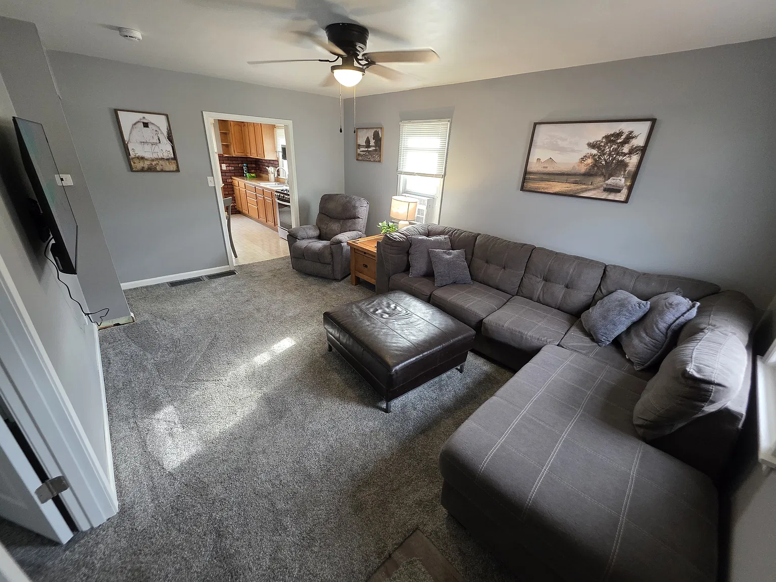 3 bed, 1020 sqft, $3,500 — Photo 3