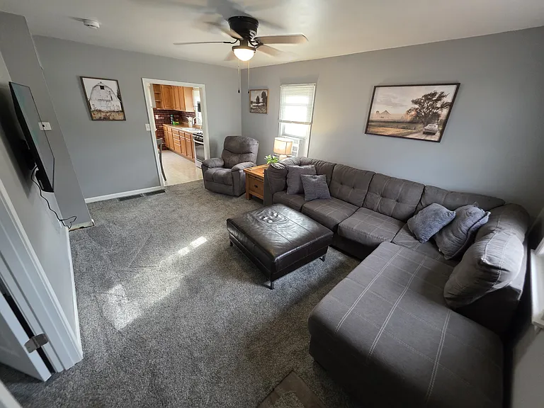 2709 Johnson Ave NW — Photo 3