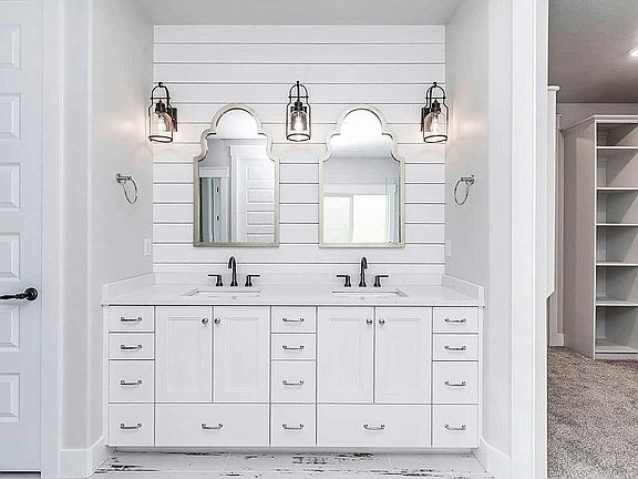 Master vanity 