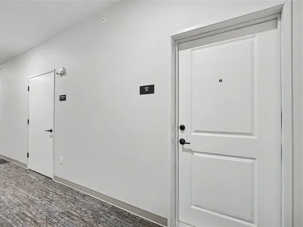 4428 Deer Creek Rd #301, Iowa City, IA 52246